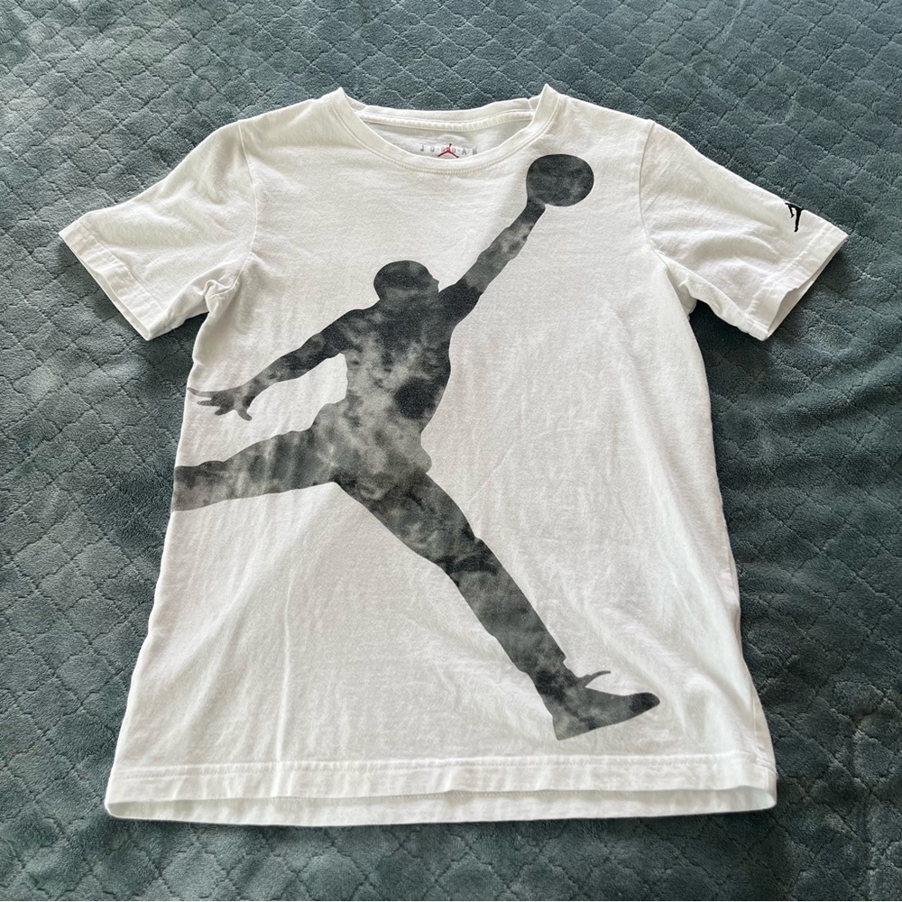 Jordan Boys Jumpman Graphic T-Shirt White Large 12-13 Years Smoke Print Tee